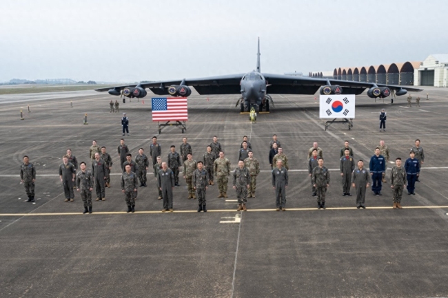 韩媒：美日韩22日在朝鲜半岛附近上空首次实施三国空军联演
