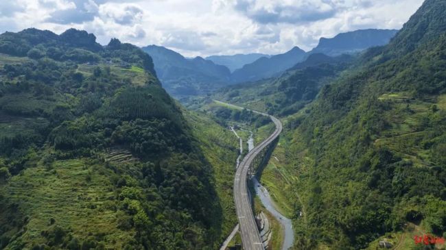 四川再增南向出川大通道 这条高速今起通车试运行