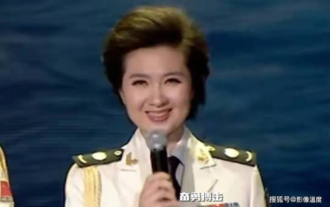 主持人刘芳菲悼念海政歌舞团知名主持人王静 亲人曝病因,生前照片曝光