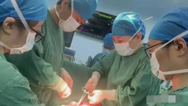 郑州女子6次剖宫产分娩，已经是5个孩子的妈