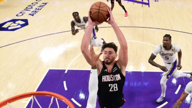 申京生涯总分突破2000分来到2010分