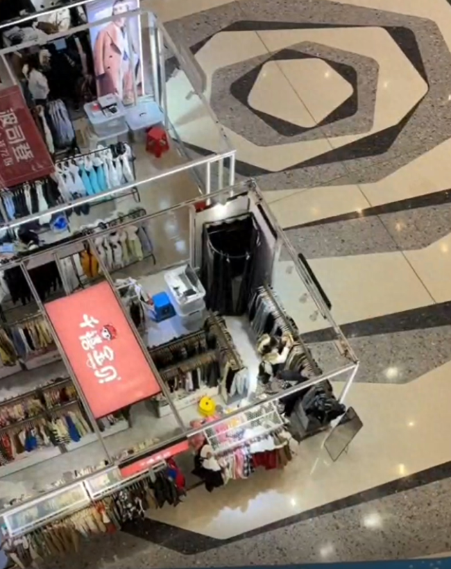 柳州一商场回应试衣间未封顶易走光：正在调查处理当中