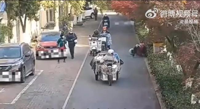 女子骑三轮撞车逃逸被抓问咋找到的