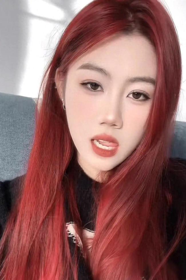 女老赖因高颜值走红粉丝从100到了2万从欠债到走红的逆袭之路