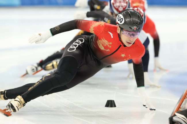 首金！刘少昂短道速滑世界杯1000米获得金牌