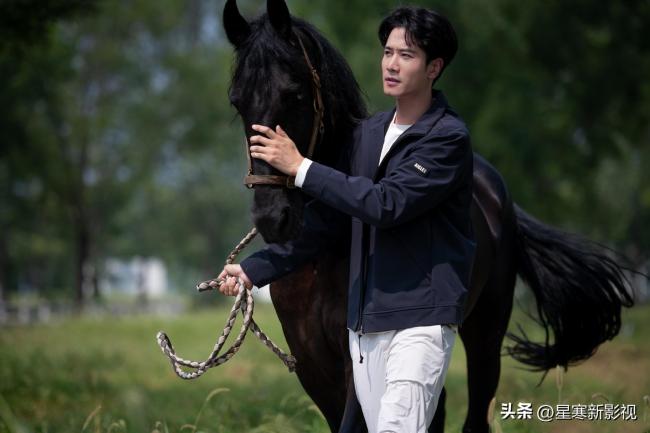 杨紫《青簪行》档期确定，新男主彭冠英实力强，古装又有王炸！