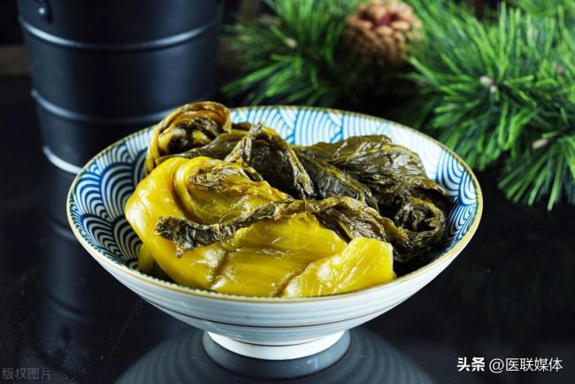 常吃酸菜真的增加致癌风险吗？长期吃酸菜对身体有这3大影响