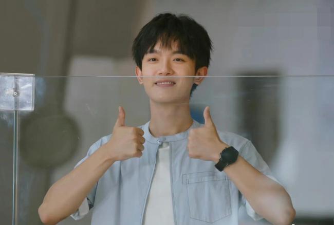 沈耀杀敌一千自损八百但不在乎，努力保持第一只为妈妈