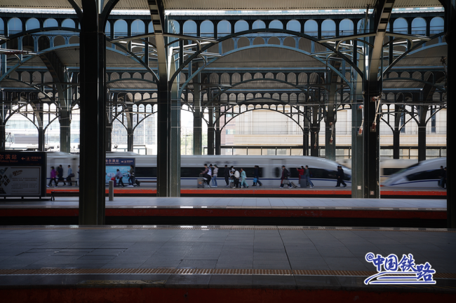 尔滨，连火车站都花式待客了！