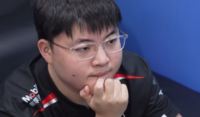 lpl遭三重打击,开赛收视惨淡,faker打碎冠军梦,uzi退役可惜了_新闻