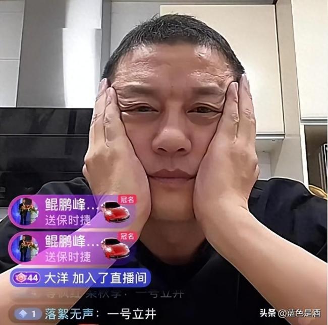 现在直播间流行比惨吗？ 李亚鹏直播哭穷称吃了一周外卖