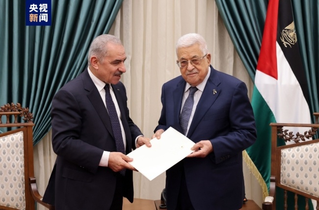 巴勒斯坦总统接受政府辞呈