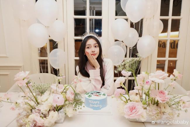 公开资料显示,angelababy(杨颖)1989年2月28日出生于上海,华语影视女