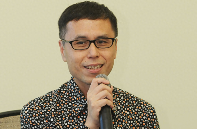 台湾资深音乐人何厚华去世，音乐人陈义豪代笔在何厚华的脸书证实这一消息