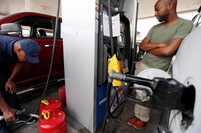 拜登最不愿听到的坏消息传来美国汽油价格可能升至两年新高