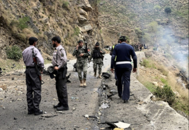 中方回应车队在巴遇袭：强烈谴责！外交部：彻查巴基斯坦炸弹袭击事件