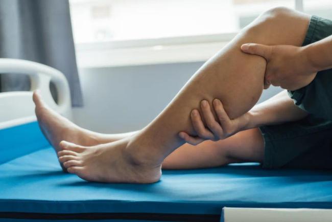 腿脚是人体的血糖仪，这个部位出现变化可能是在提醒你血糖失控
