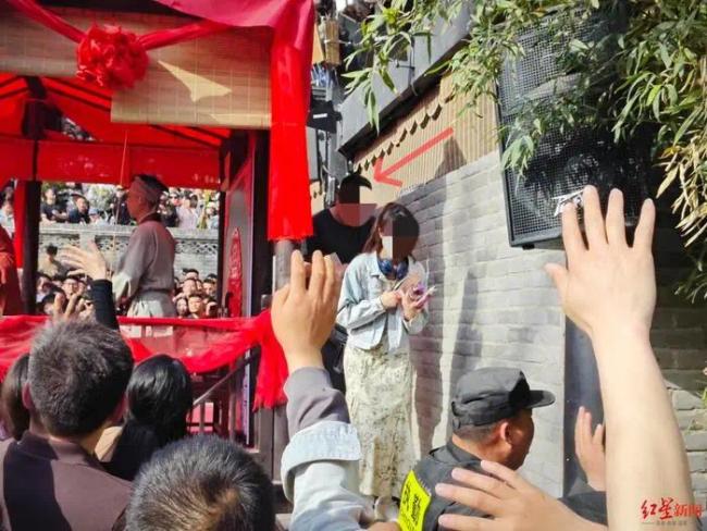 警方回应王婆说媒已婚男妻子疑轻生：已经联系到其父亲，人没事