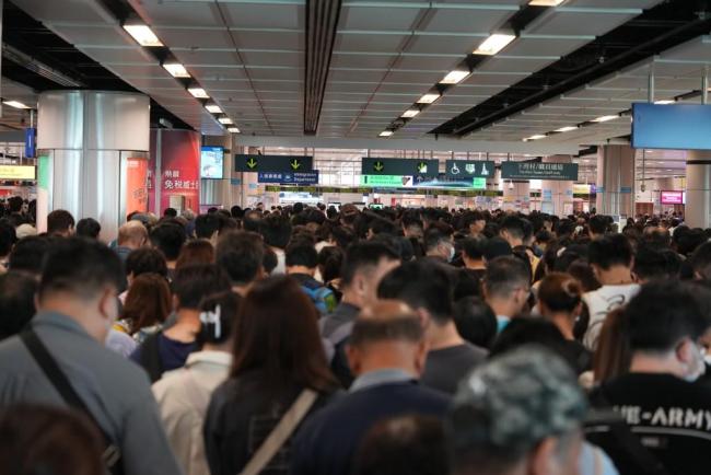 为何香港人跑去深圳过节 到底什么吸引了他们？