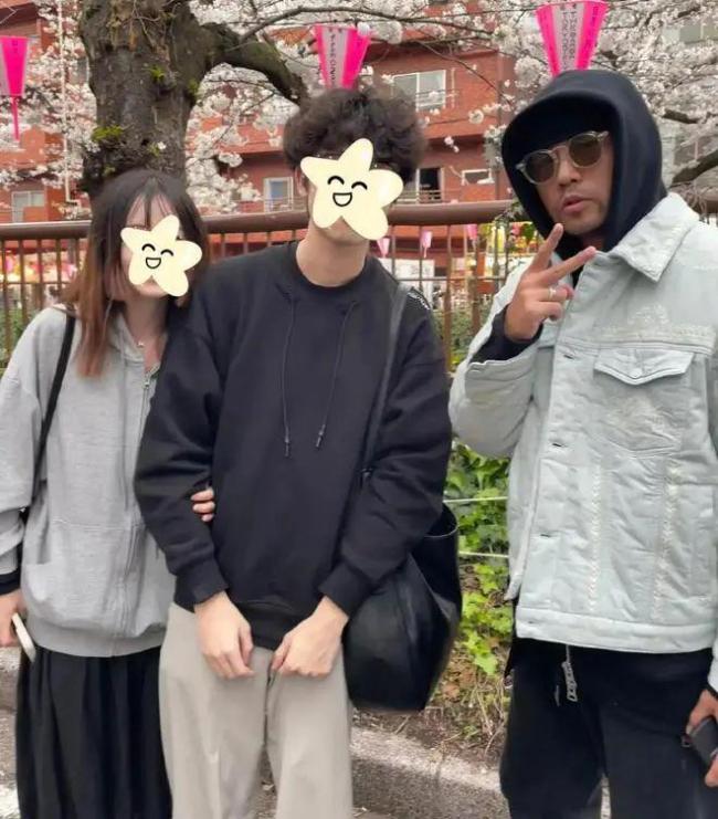 4月6日至7日周杰伦在日本举行演唱会粉丝晒出东京偶遇周杰伦合影4