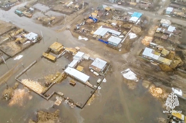 遭遇70年来最严重洪灾 俄哈两国疏散10万人