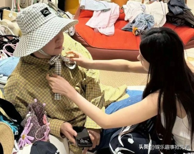 杜海涛当沈梦辰的专属模特就算了还一直在直播间里送礼物2