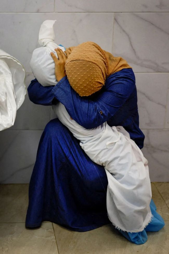 加沙妇女紧抱5岁侄女尸体获荷赛大奖