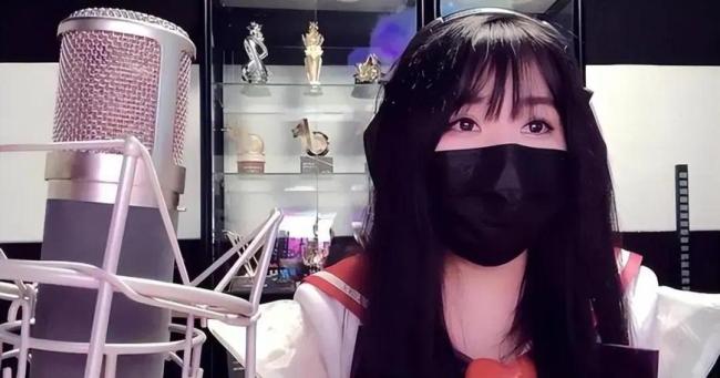 斗鱼顶流小团团单月礼物收入曾达500万 或获6到8年刑_新闻频道_中华网