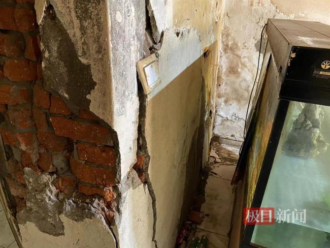 哈尔滨一住宅楼楼体开裂将拆除 空置楼体安全除患！