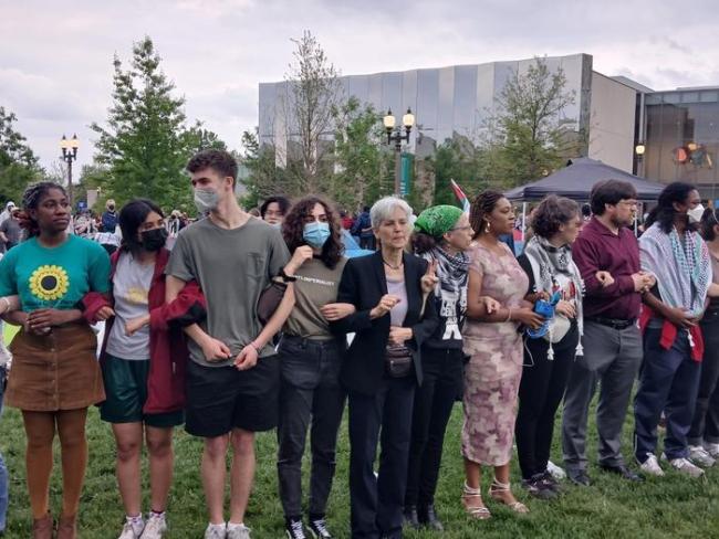美国绿党犹太裔总统候选人声援学生，怒称遭警察暴力逮捕