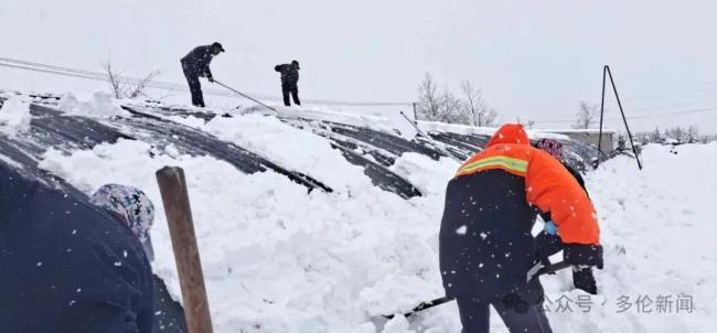 内蒙古多伦县突降大雪部分学校停课 24小时内连发16条气象预警