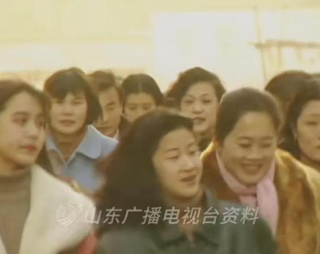1995年5月1日中国人开始双休 周末30年变革与挑战