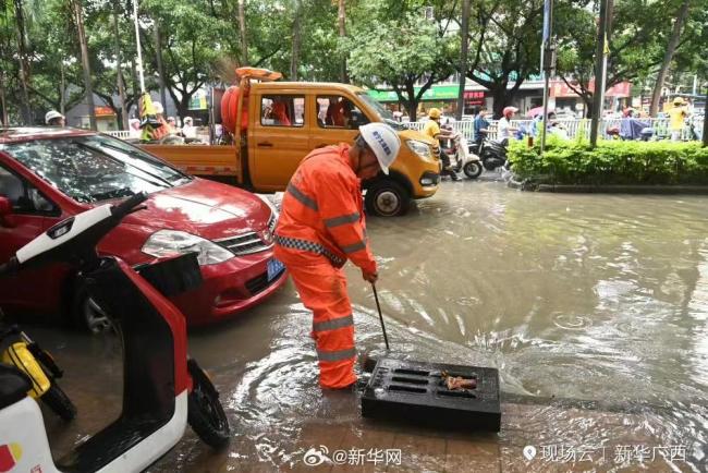 广西长塘镇内涝 已转移28名群众 救援行动持续进行