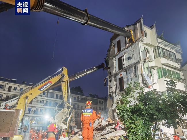 安徽铜陵居民楼坍塌事故失联5人已找到其中4人死亡