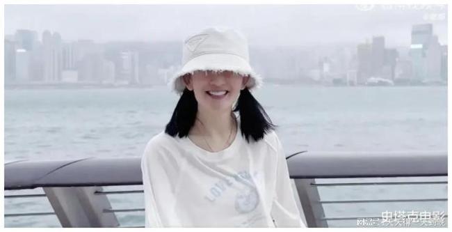 谢娜说看张杰演唱会时会很享受 模范夫妻甜蜜共赏音乐盛宴