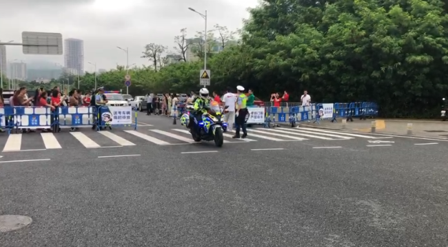 高考生走错考点 民警紧急转送