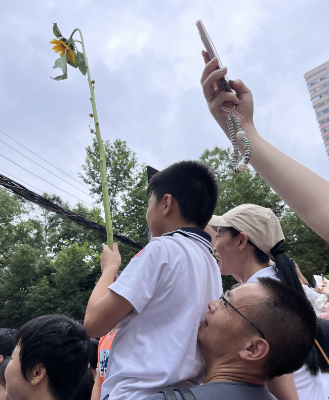 长沙陪考妈妈说起女儿高中三年哭了！