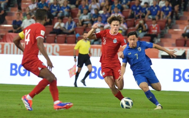 泰国3-1新加坡 国足幸运晋级18强赛 逆境重生显斗志