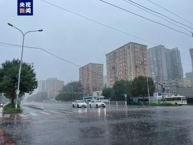 北京今早有分散性阵雨，白天晴间多云