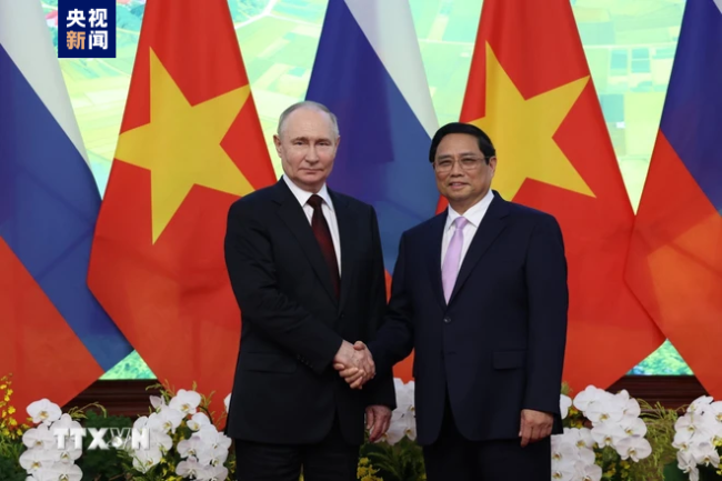 俄罗斯总统普京会见越南总理范明政