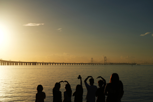 “city”风吹到了深中通道 来看绝美海上日出