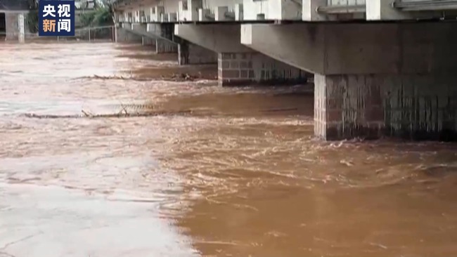 重慶28個區縣出現暴雨 6條中小河流超警