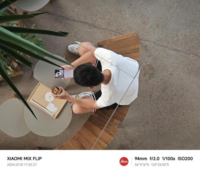 小米首款小折叠手机MIX Flip评测 折叠屏新体验，性能与便携的完美平衡
