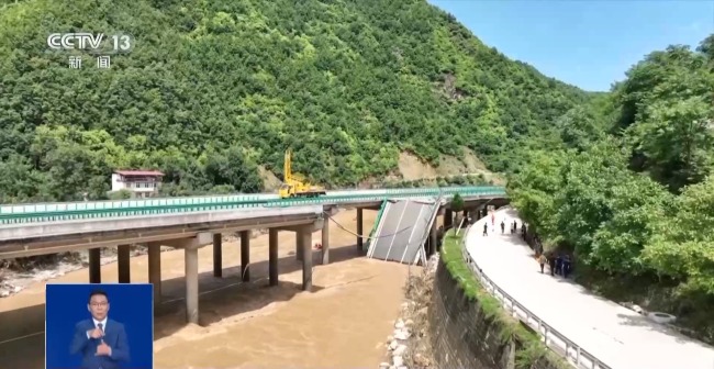 直擊陝西柞水縣高速公路橋垮塌救援現場