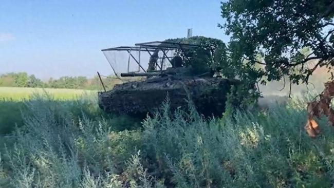 俄军BMP-3战车连续轰击乌军目标