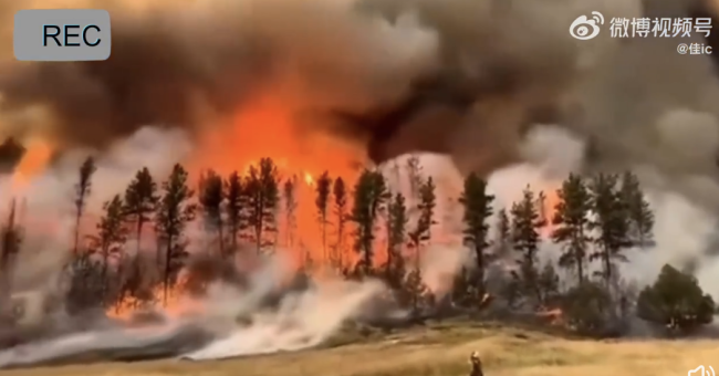 美国山火已燃烧半个月
