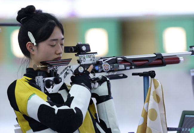 射击10米气步枪混合团体决赛 中国组合晋级夺金热门