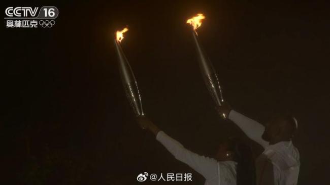巴黎奥运会主火炬台点燃 中国健儿梦想启航