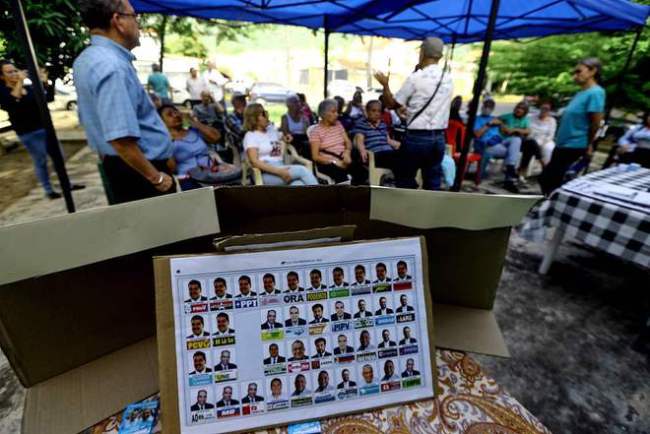 委内瑞拉总统宣布逮捕反对派领导人