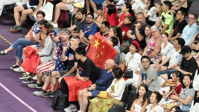 记者手记：那片中国红是女排的底气